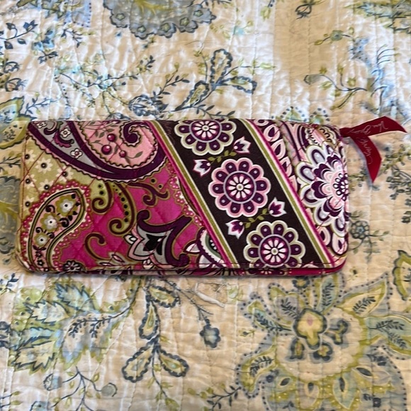 Last chance clearance!!Pink Vera Bradley wallet clutch. - Picture 5 of 5